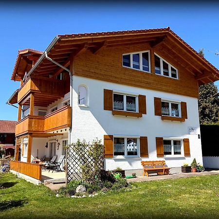 2023 NEU erbaute Ferienwohnung Lory mit Schlossblick in ruhiger Lage Halblech Exterior foto