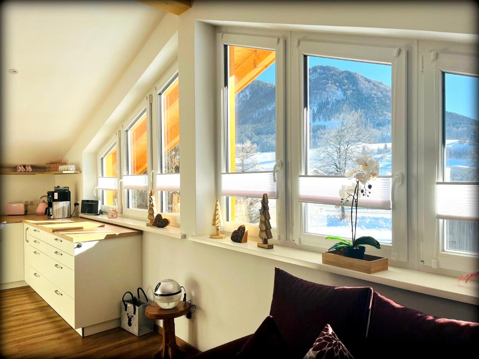 2023 NEU erbaute Ferienwohnung Lory mit Schlossblick in ruhiger Lage Halblech Exterior foto